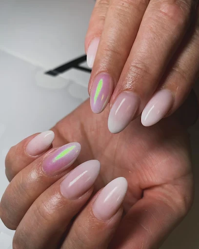 Nageldesign – Pastell-Nägel mit Akzenten bei Polka Beauty Hameln