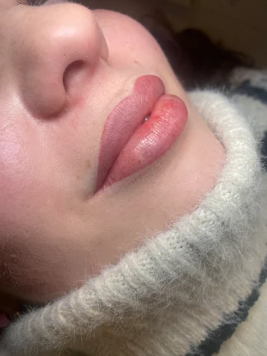 Permanent Make-up Lippen – natürliches Lip Blush Ergebnis bei Polka Beauty